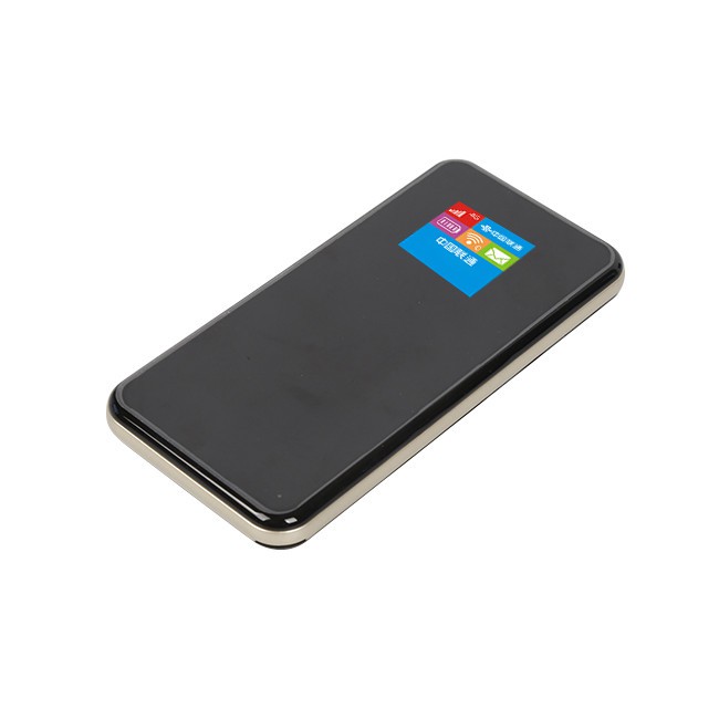 LCD-skärm och Power Bank-router